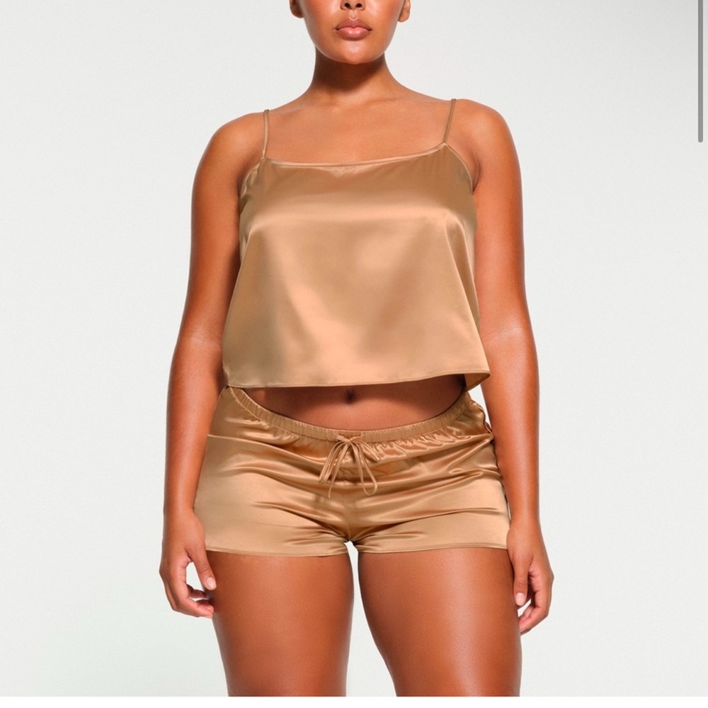 NWT Skims hotel shine sleep set pajamas tank and shorts - gold XL - Picture 2 of 9